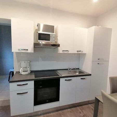 Appartamento Apartman Adriatic 2 Kaštela Esterno foto