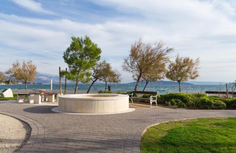 Appartamento Apartman Adriatic 2 Kaštela Esterno foto