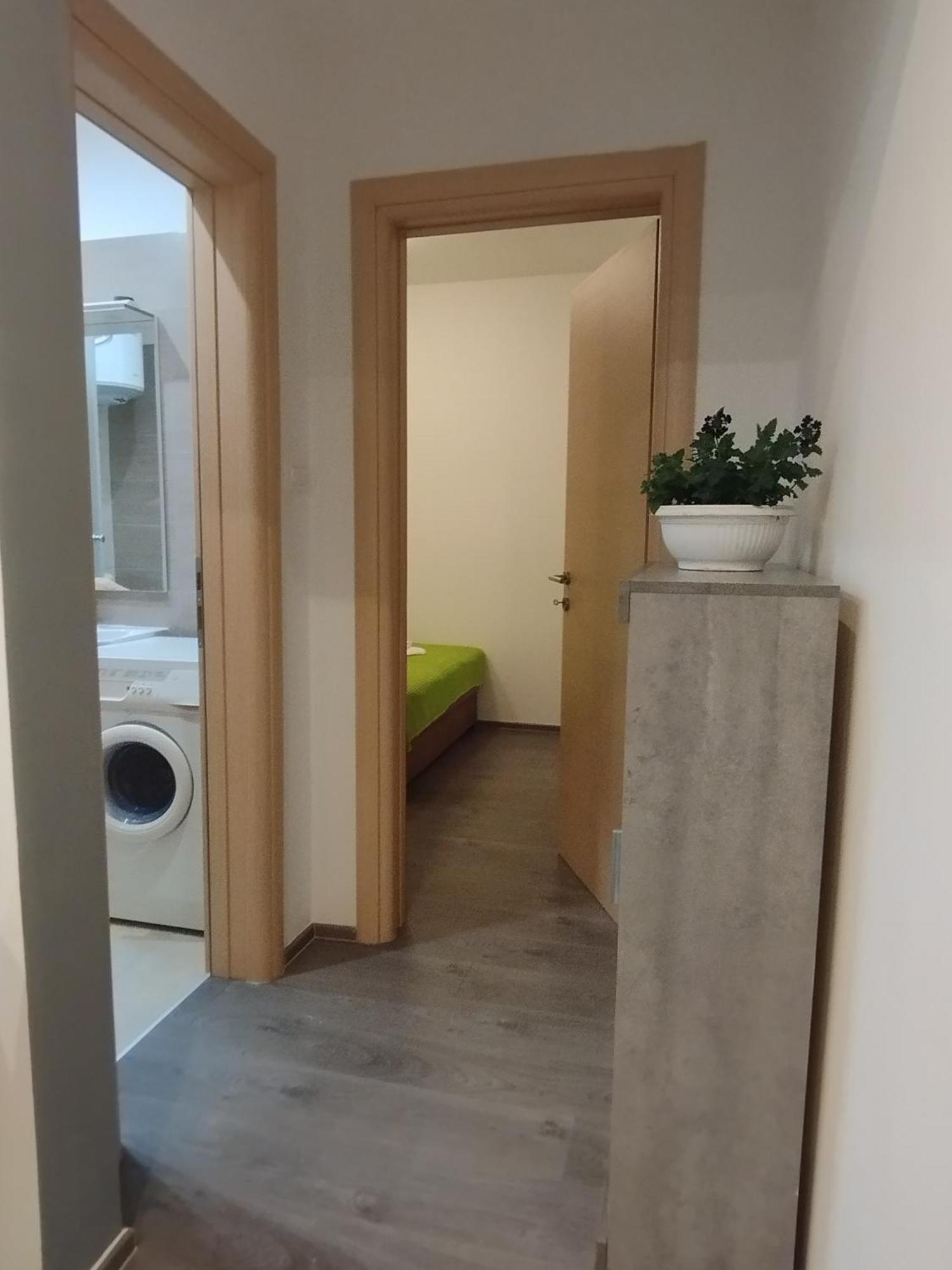 Appartamento Apartman Adriatic 2 Kaštela Esterno foto