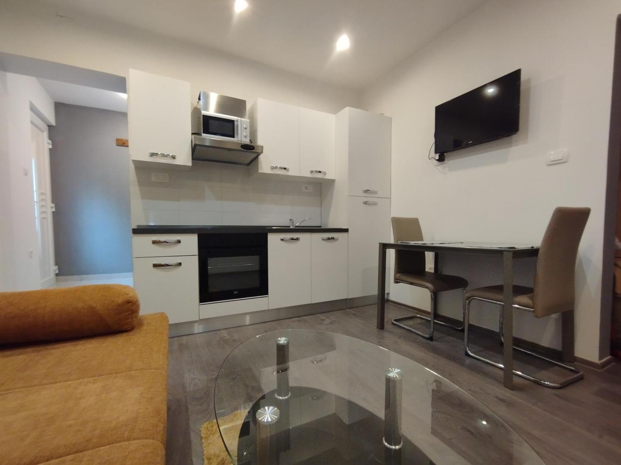 Appartamento Apartman Adriatic 2 Kaštela Esterno foto