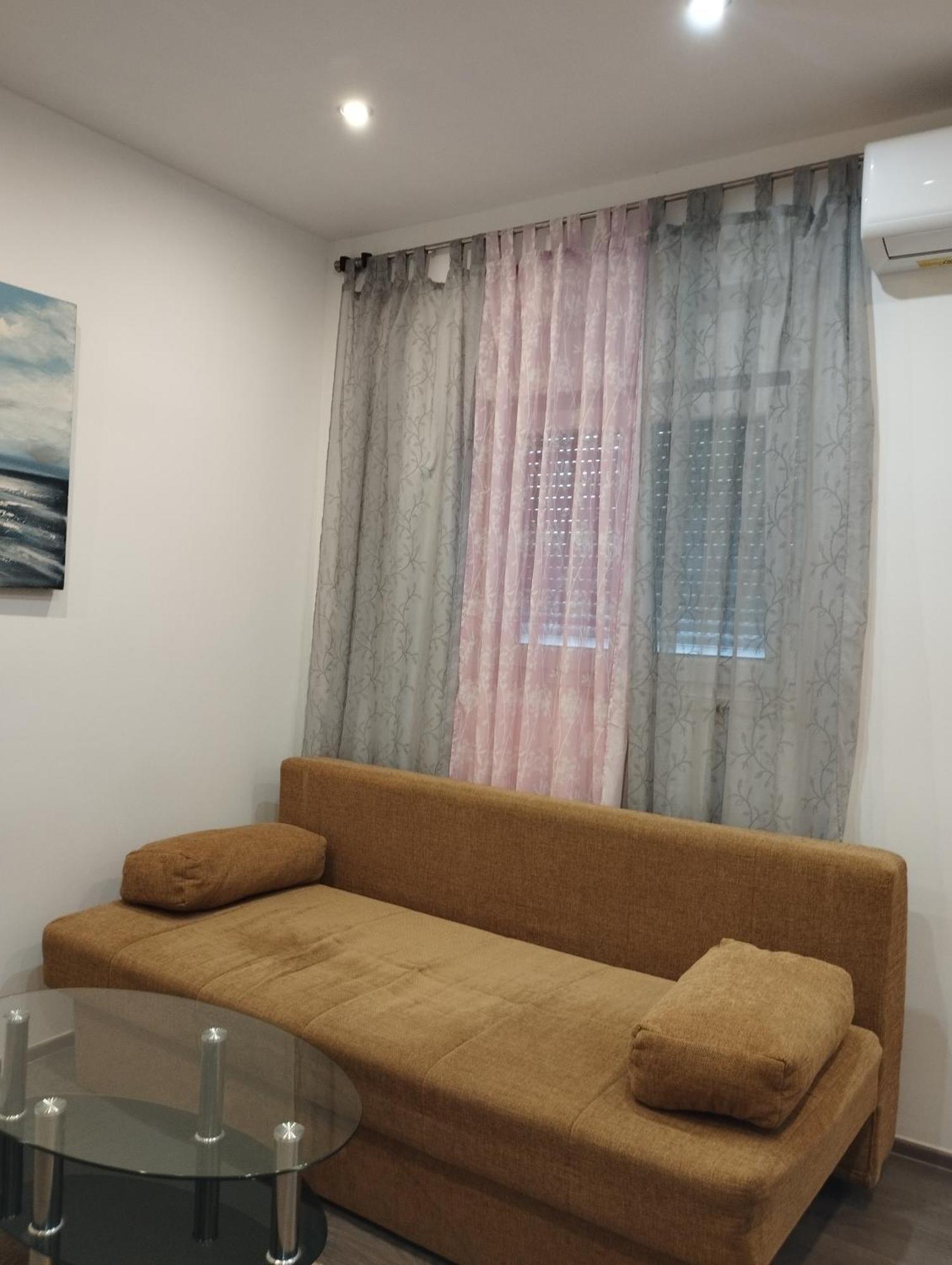 Appartamento Apartman Adriatic 2 Kaštela Esterno foto