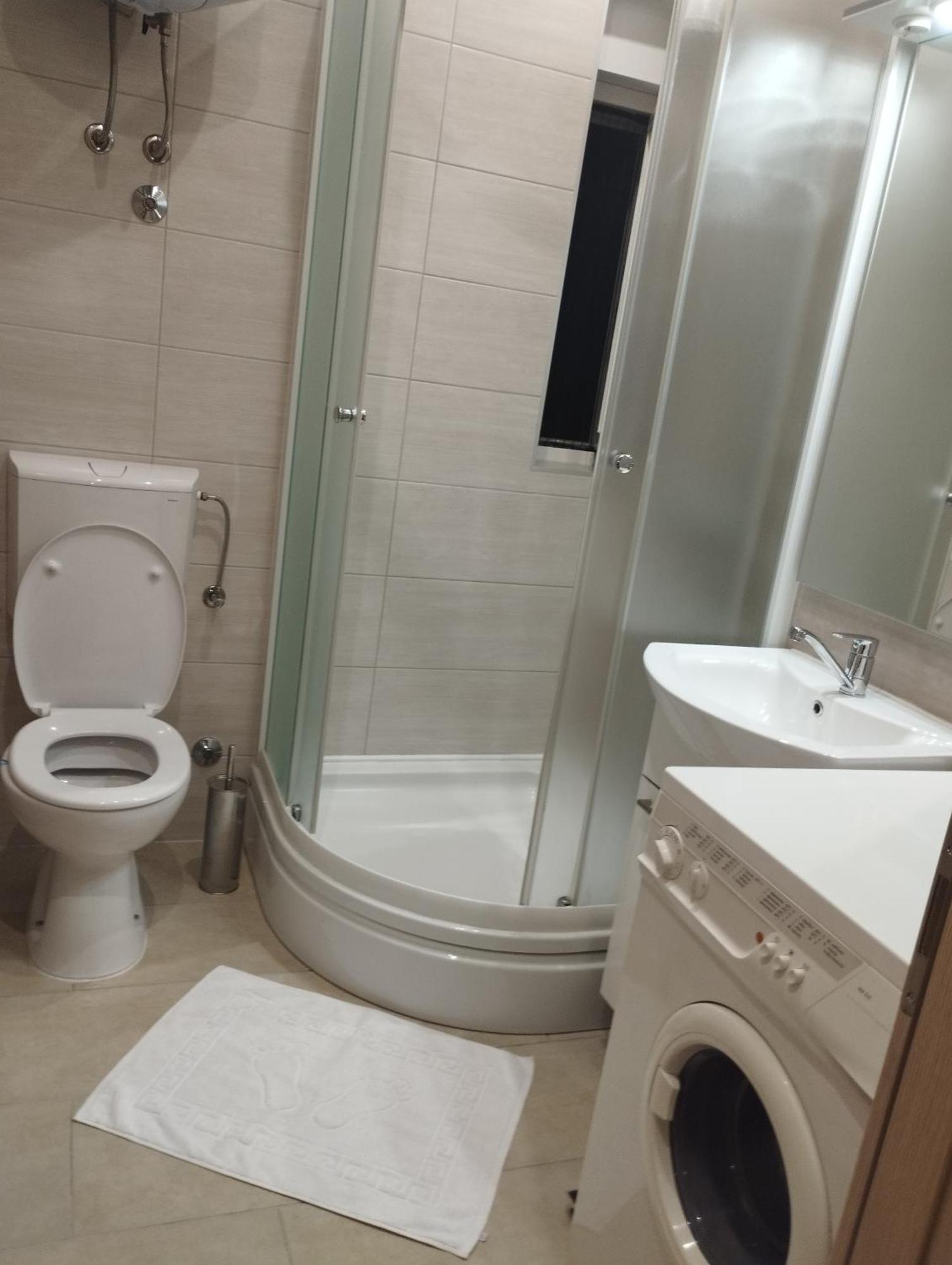 Appartamento Apartman Adriatic 2 Kaštela Esterno foto